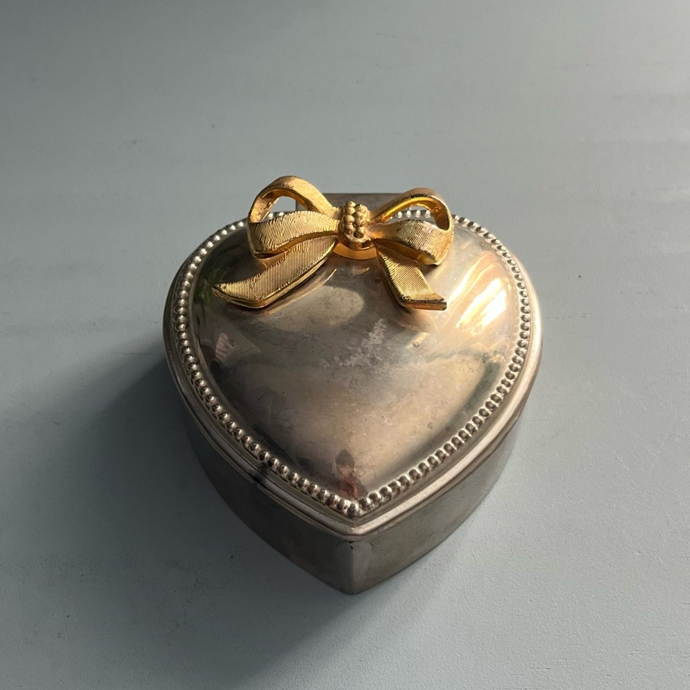 Silver Plated Heart Shaped Jewelry Trinket Box